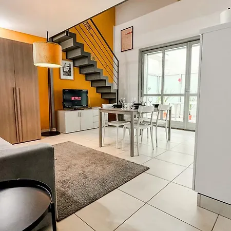 Loft Di Design Con Garage E Area Fitness *