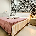 Modern Loft - Parcheggio, Palestra, Comfort Apartman *