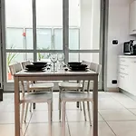 Modern Loft - Parcheggio, Palestra, Comfort Apartman *